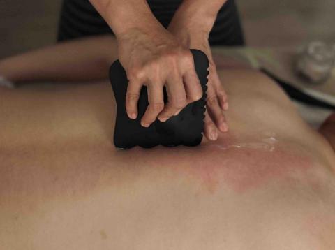 經筋有位| 經絡調理 x 專業鬆筋按摩師 - 背部鬆筋系列-沿著經絡深層放鬆