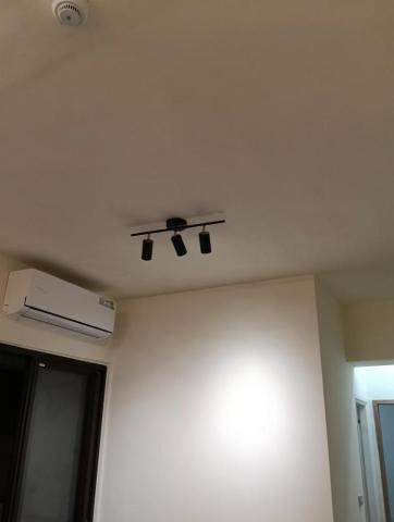 陽光街角郭先生 - 電視牆與天花板