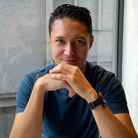 提供apex服務的專家Vincent Chiang