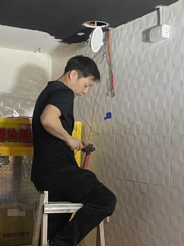 張政富 - 電線結線及拉線作業