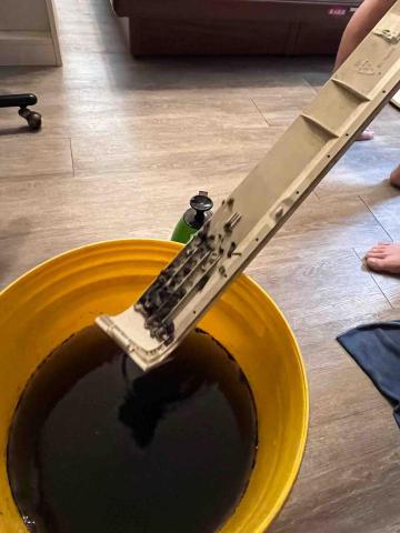 包你洗到府除塵蟎｜清洗冷氣 - 冷氣機內殼佈滿老鼠?的排泄物