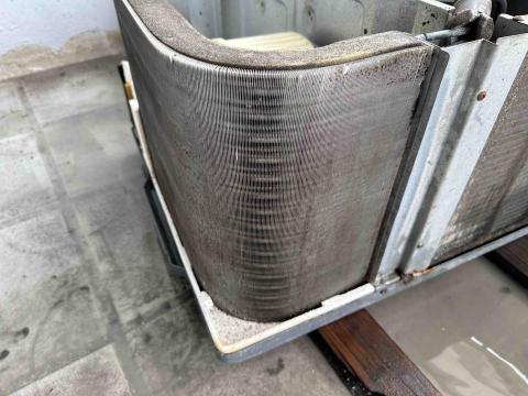 莊維豪 - 窗型冷氣清洗後