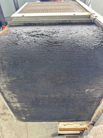 莊維豪 - 窗型冷氣清洗前