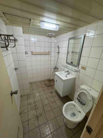 阿賢 - 烏日，浴室抽風機、置物架、鏡面、鏡台、浴櫃、馬桶安裝