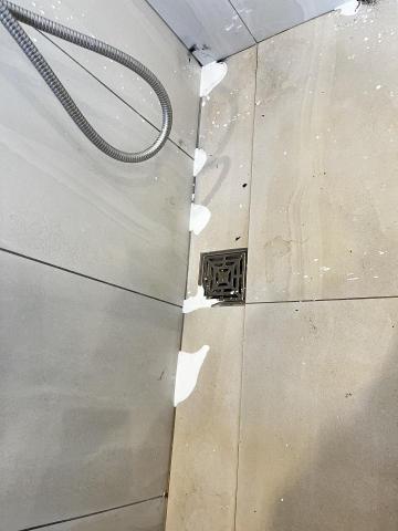 廣霖工程 - 淋浴間Epoxy低壓灌注