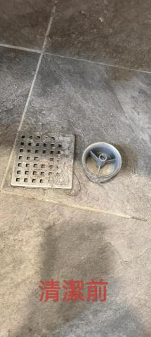 佳宸居家清潔工作室 - 浴室排水蓋清潔前