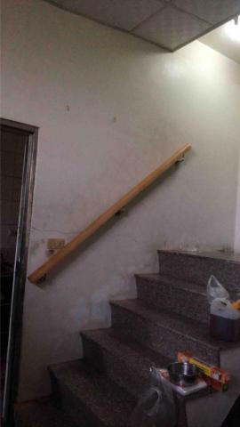 葉富捷 - 樓梯扶手