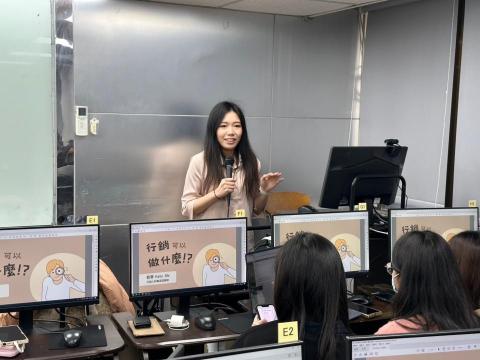 施雅文 - 行銷課堂演講