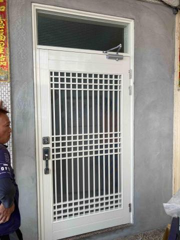 全美鋁門窗 - 防盜紗門