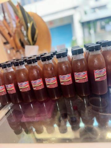 御雲閣帆布牌樓普桌行 - 罐裝飲「冷泡茶」