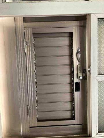 全美鋁門窗 - 百葉逃生門