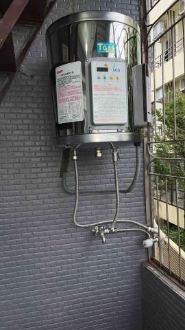 陳聰祥 - 壁掛式電熱水器安裝完成照
