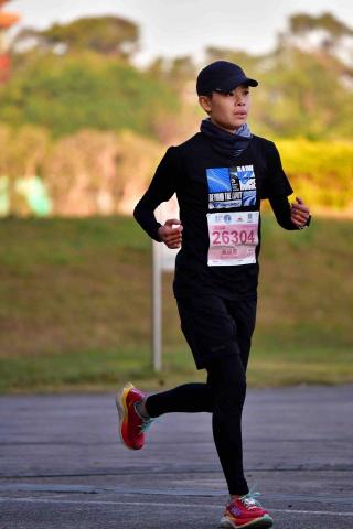 黃愉庭 -  黃愉庭 -