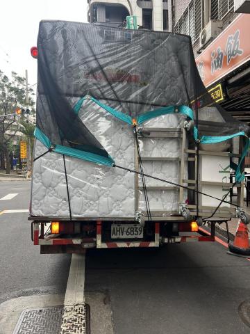 何健泉 - ??的床墊