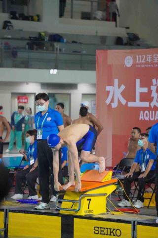 虹恩/游泳選手/專業游泳教學 - 