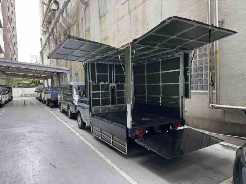 林政嘉個人小貨車貨運行 - 貨台長233 寬160 安全最大高度172（237才）