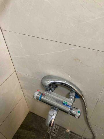 彭雅莉 - 牆壁皂垢後照