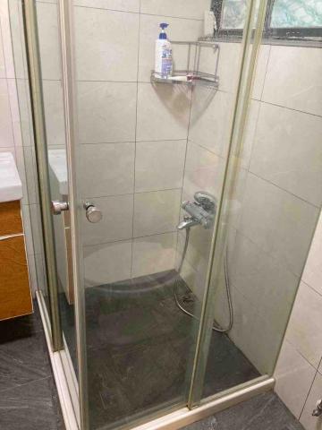 彭雅莉 - 乾濕玻璃後照