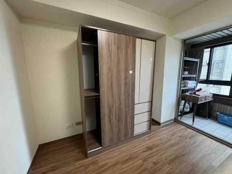 佛洛伊 - 淘寶衣櫃組裝