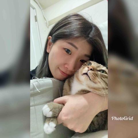 提供唱歌服務的專家鄭巧涓