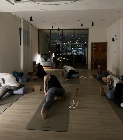 Jean Lin_瑜伽到府/企業/小班_伸展舒緩/體態雕塑/ - 伸展舒緩團班練習