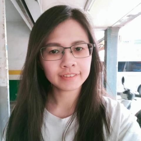 提供蠟燭服務的專家鍾依玟