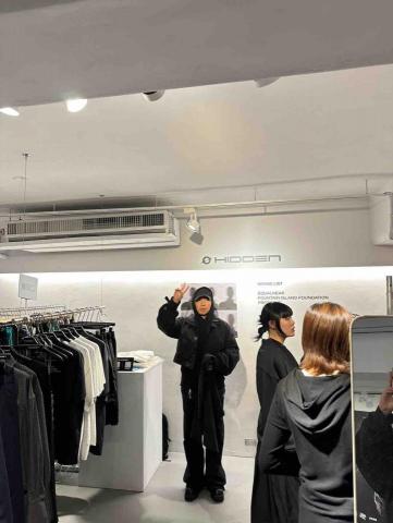 提供公關服務的專家Hugo Huang