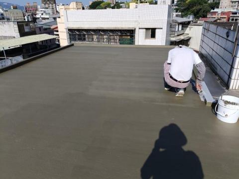 朱則勳 - 彈泥兩層完成，準備上面漆