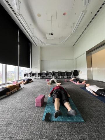 Jean Lin_瑜伽到府/企業/小班_伸展舒緩/體態雕塑/ - 企業班午休瑜伽/伸展後放鬆/下午更有精神