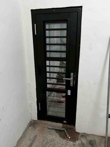 鋮泰工程行 - 門