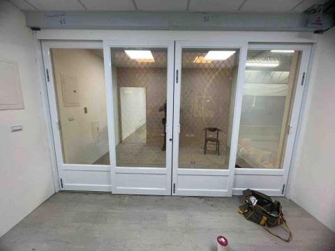 鋮泰工程行 - 落地門