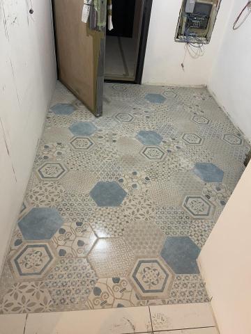 廖柏翔 - 玄關六角磚鋪設