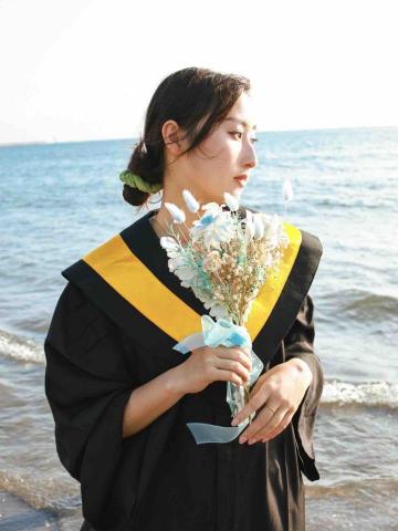 Liu Ling - 畢業照