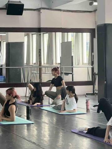 鄭意儒 - 輔仁大學USR計劃案 身心靈運動指導課程教師&mdash;芭蕾雕塑（課程紀錄照片）