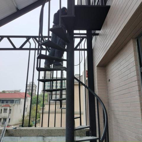 南島工程行 陳文全 - 旋轉梯