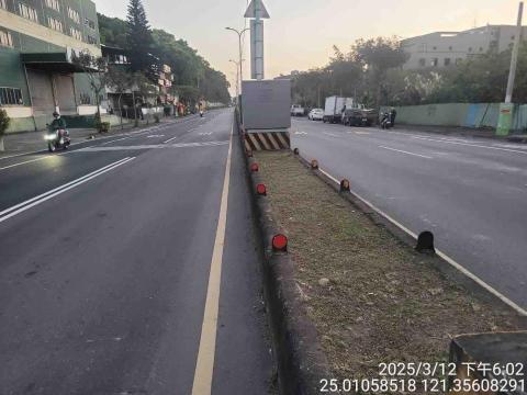 🪽森羽園藝 - 中央分隔島除草