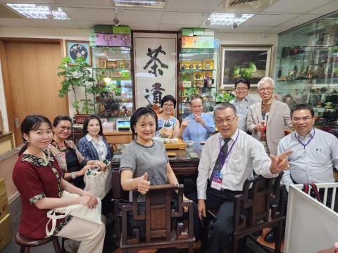 沈佳依 - 2023年世界客家博覽會 擔任印尼西加里曼丹省 山口洋市 前市長團隊 之隨身口譯人員 沈佳依 - 2023年世界客家博覽會 擔任印尼西加里曼丹省 山口洋市 前市長團隊 之隨身口譯人員