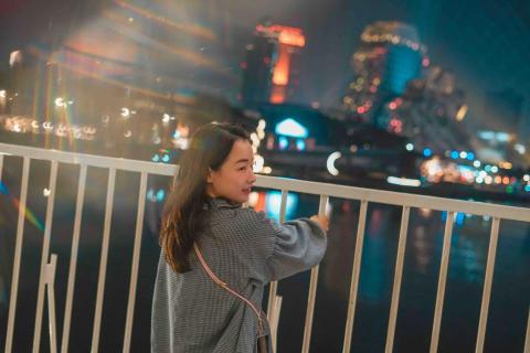 概樂意象攝影工作室 - 儘管生活搖搖墜墜，我依舊打起精神笑笑面對