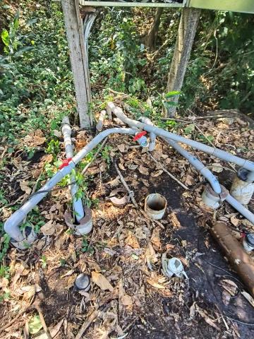 瑋成水電裝修工作室 - 施工中：更換沉水馬達作業