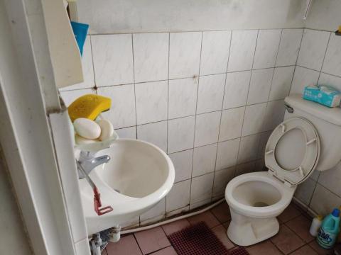 瑋成水電裝修工作室 - 施工前：安全扶手按裝