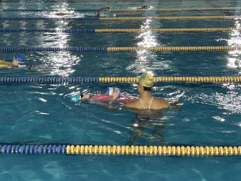 蕭尹婷 - 仰式教學