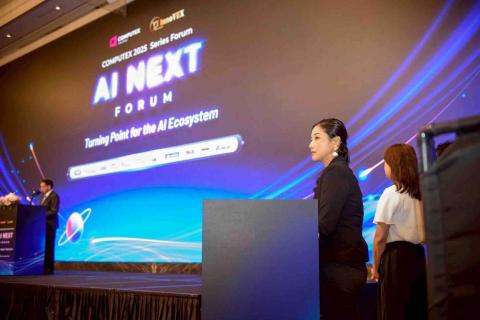 Joe Cho - 2025/05/06 Hosting 2025 Computex AI NEXT Forum (bilingual) 2025 Computex 電腦展 AI Next 論壇中英主持 @台北漢來大飯店 GRAND HILAI TAIPEI