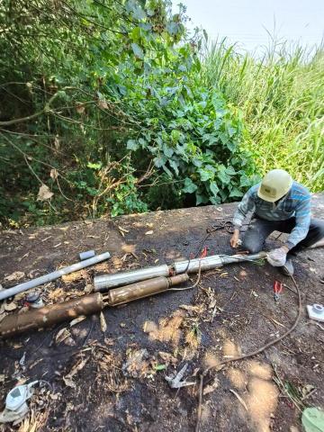 瑋成水電裝修工作室 - 施工中：更換沉水馬達作業
