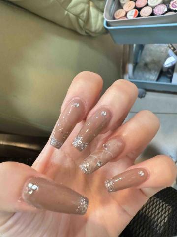 乖皮熊美甲小作坊 - 