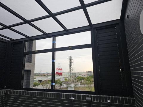 綠眾事業股份有限公司 - 玻璃屋