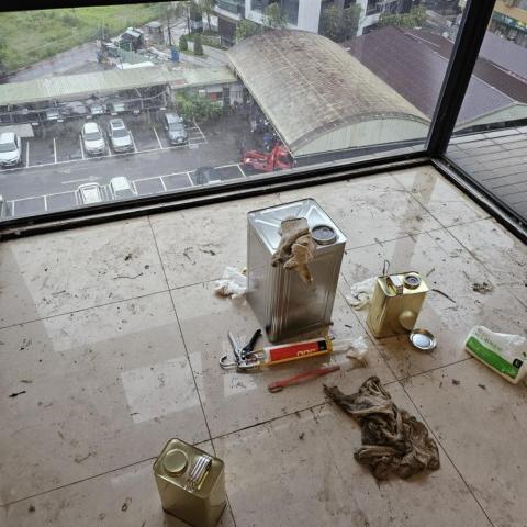 穩妥當抓漏工程行 - 窗框止漏