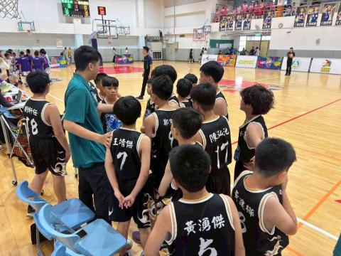 提供歸仁樂器行服務的專家楊焯鈞