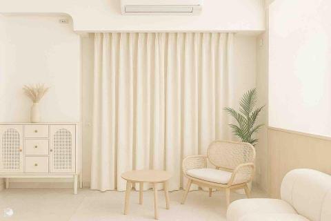 葉承翰 - 米白色遮光布簾