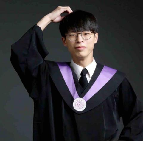 提供電子學與電路學服務的專家黃富群