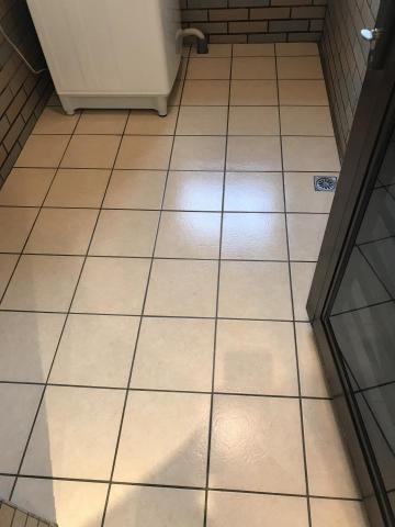 鑫沓企業社 - 陽台地板清潔後